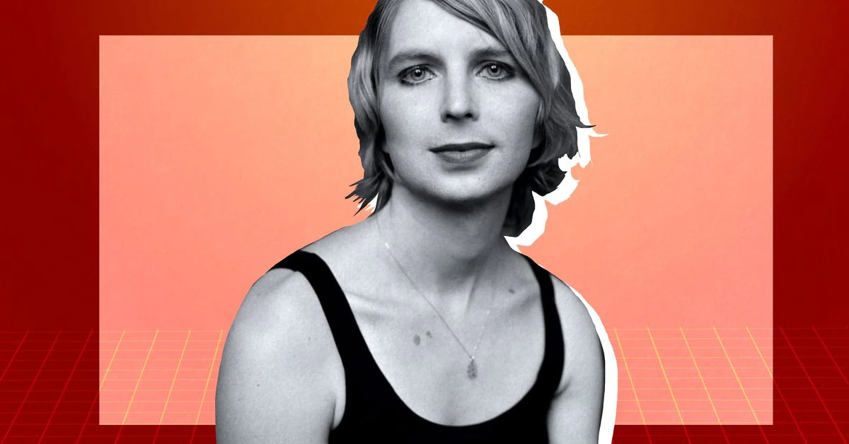Read more about the article Chelsea Manning on the Sad State of Online Privacy
