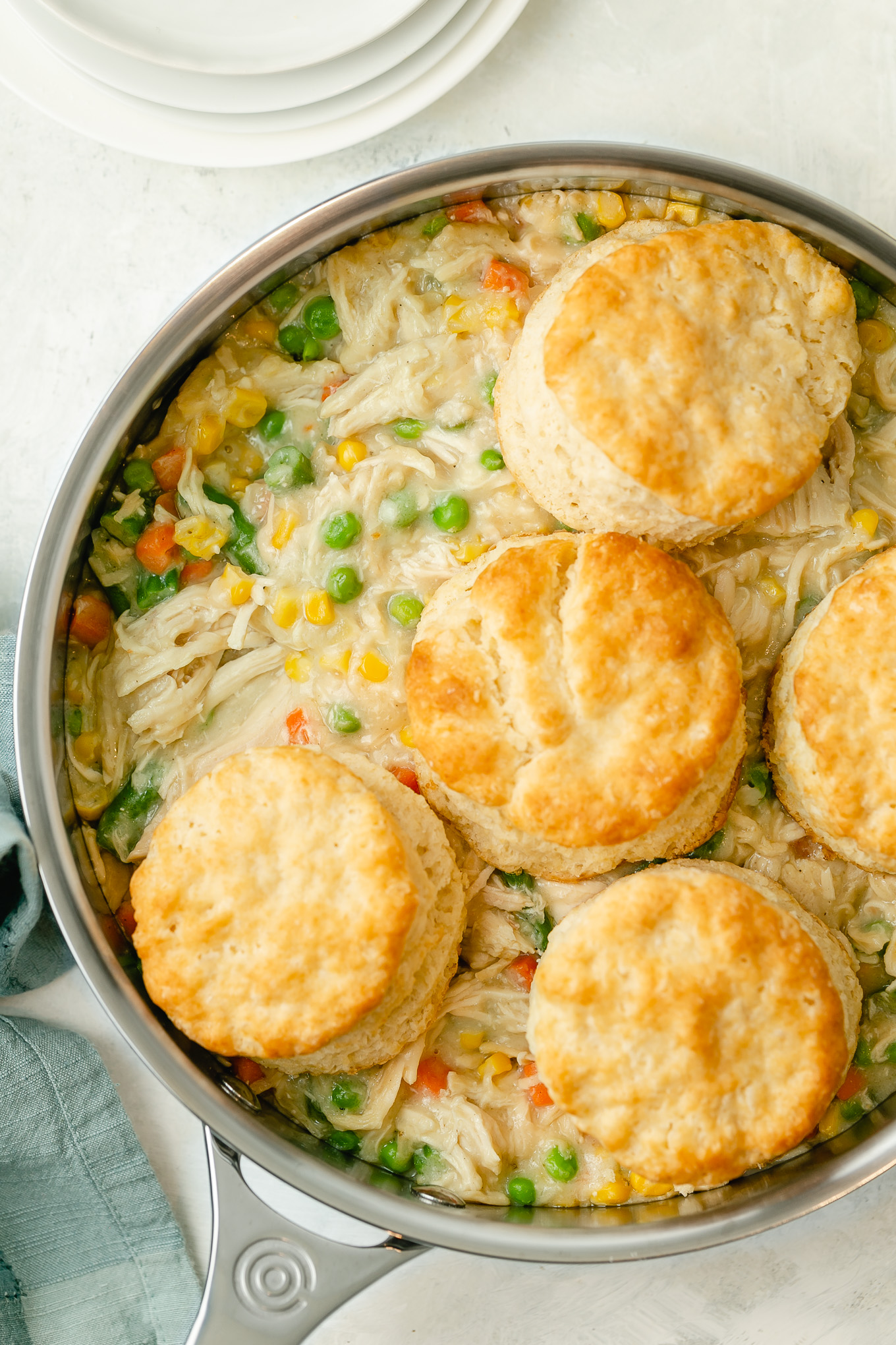 You are currently viewing Easy Chicken Pot Pie with Biscuits