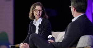 Read more about the article Fidelity’s Abigail Johnson Reaffirms Crypto Commitment in Bear Market